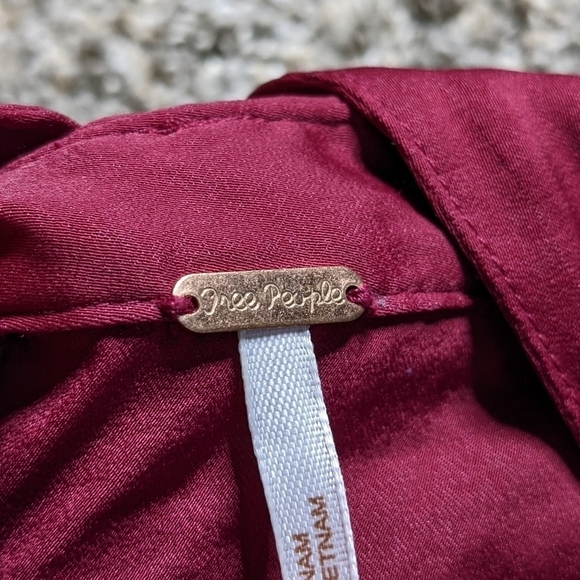✨3/$15 Free People red satin button up blouse S - Picture 7 of 9